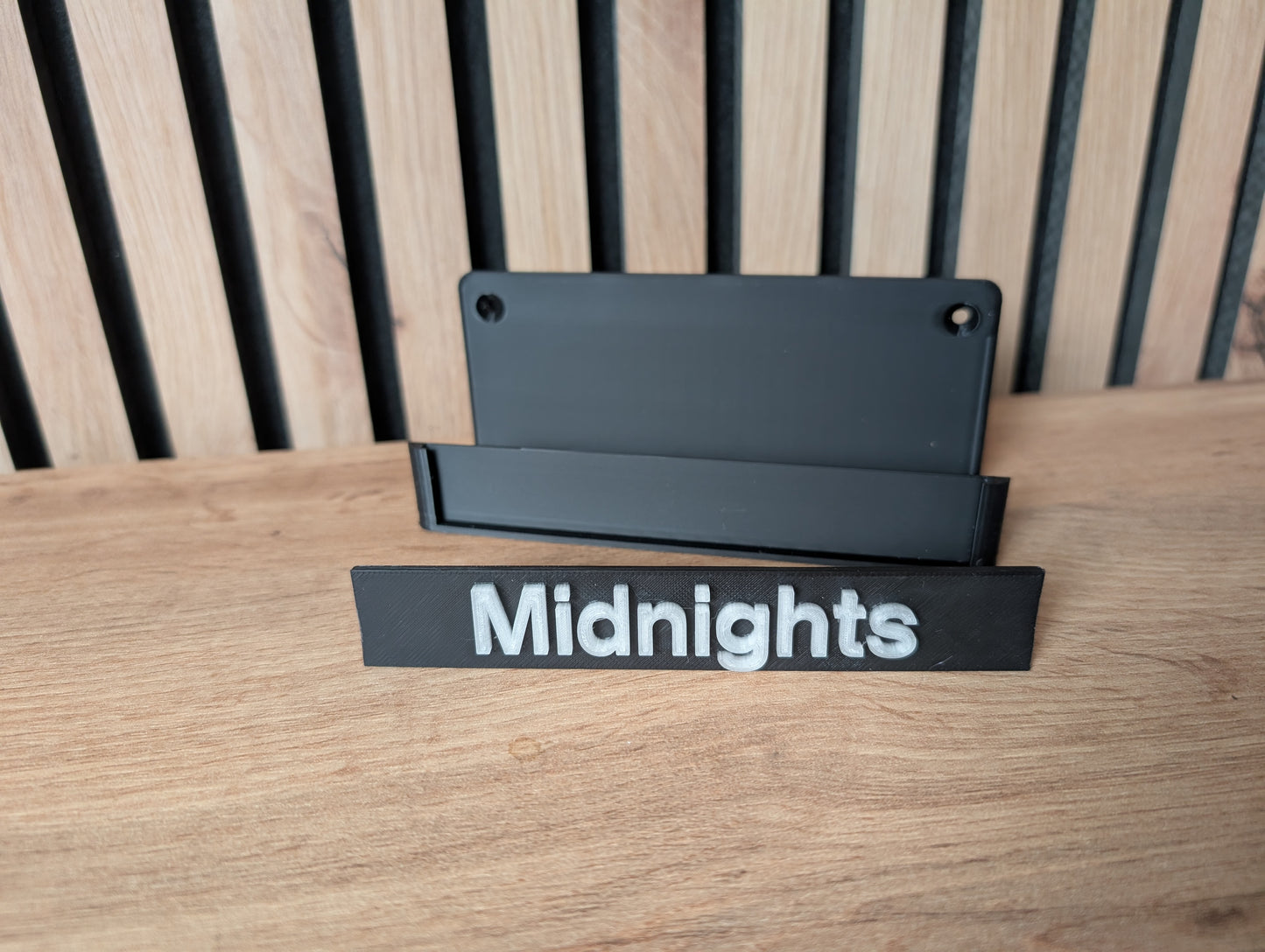 🌙 Taylor Swift "Midnights" Wand-Vinylhalter – Eleganz trifft Fanliebe 🌙