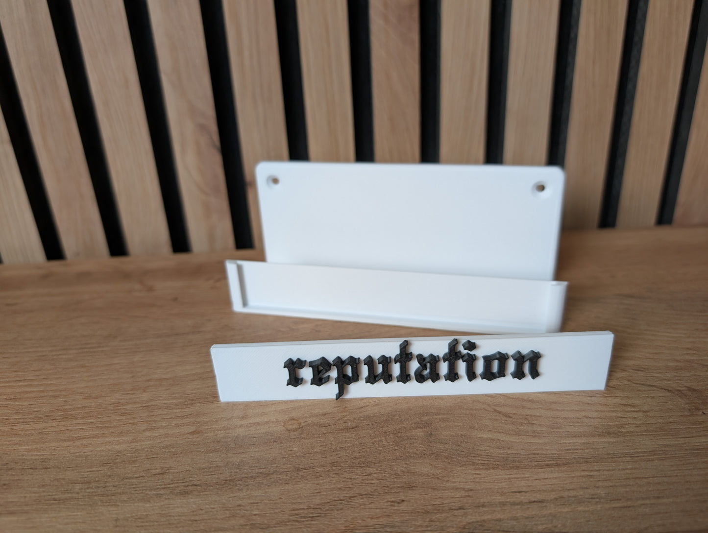 Reputation Display-Schild in Schwarz-Weiß